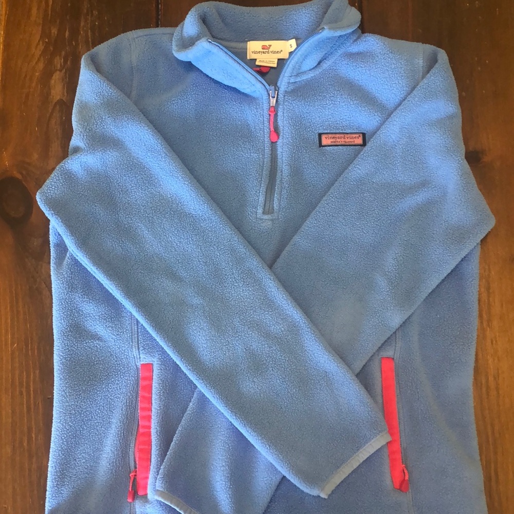 Vineyard Vines fleece pullover. Like new.